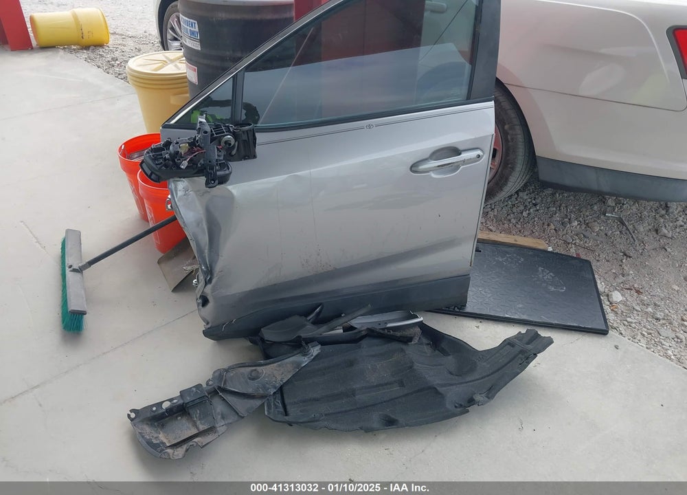 2021 TOYOTA RAV4 XLE PREMIUM VIN: 2T3A1RFV3MC161745