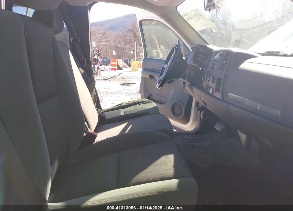 2009 CHEVROLET SILVERADO 1500 LT VIN: 1GCEK29079Z271998