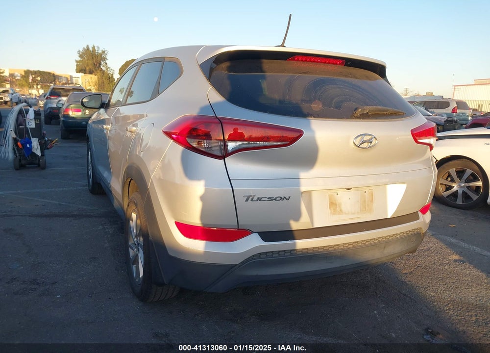 2016 HYUNDAI TUCSON SE VIN: KM8J23A46GU245675