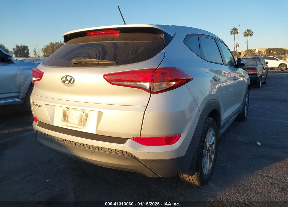 2016 HYUNDAI TUCSON SE VIN: KM8J23A46GU245675