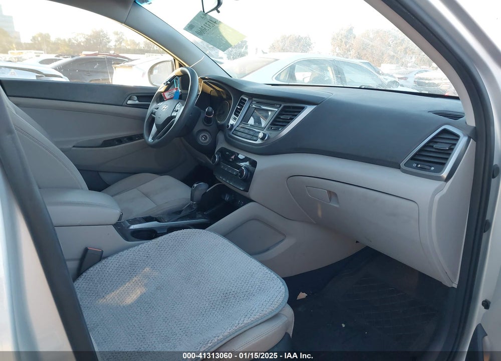 2016 HYUNDAI TUCSON SE VIN: KM8J23A46GU245675