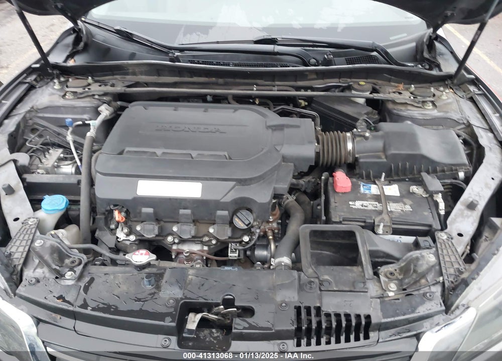 2015 HONDA ACCORD SEDAN VIN: 1HGCR3F86FA033106