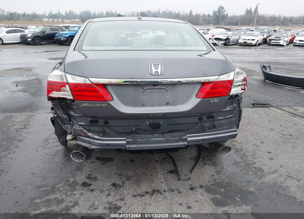 2015 HONDA ACCORD SEDAN VIN: 1HGCR3F86FA033106