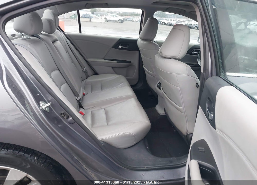 2015 HONDA ACCORD SEDAN VIN: 1HGCR3F86FA033106