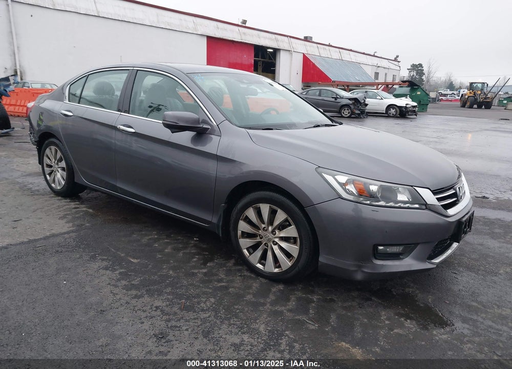2015 HONDA ACCORD SEDAN VIN: 1HGCR3F86FA033106