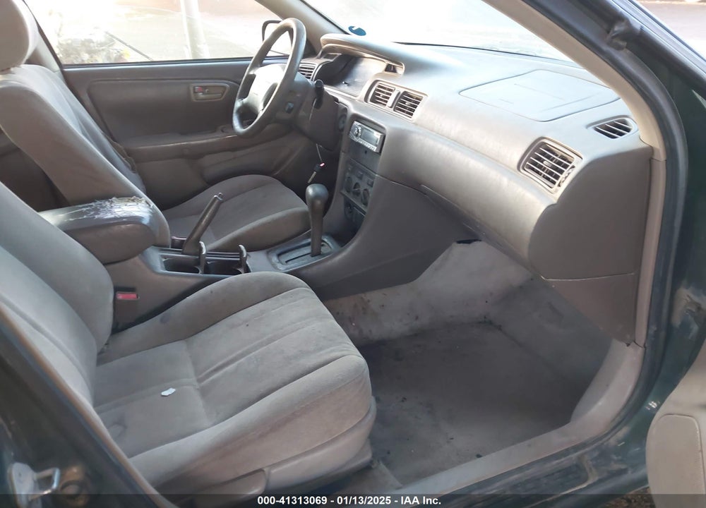 2001 TOYOTA CAMRY LE VIN: JT2BG22K610553633