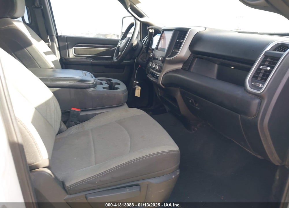 2024 RAM 2500 BIG HORN 4X4 6'4 BOX VIN: 3C6UR5DL5RG266719