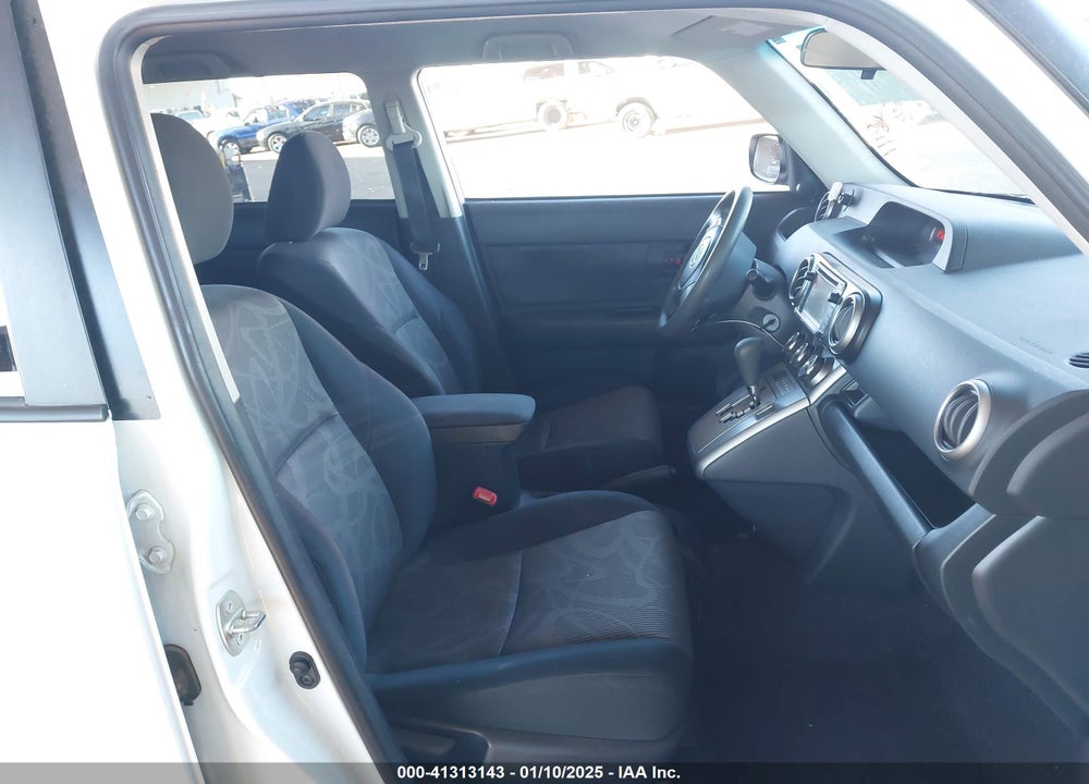 2015 SCION XB VIN: JTLZE4FE4FJ079084