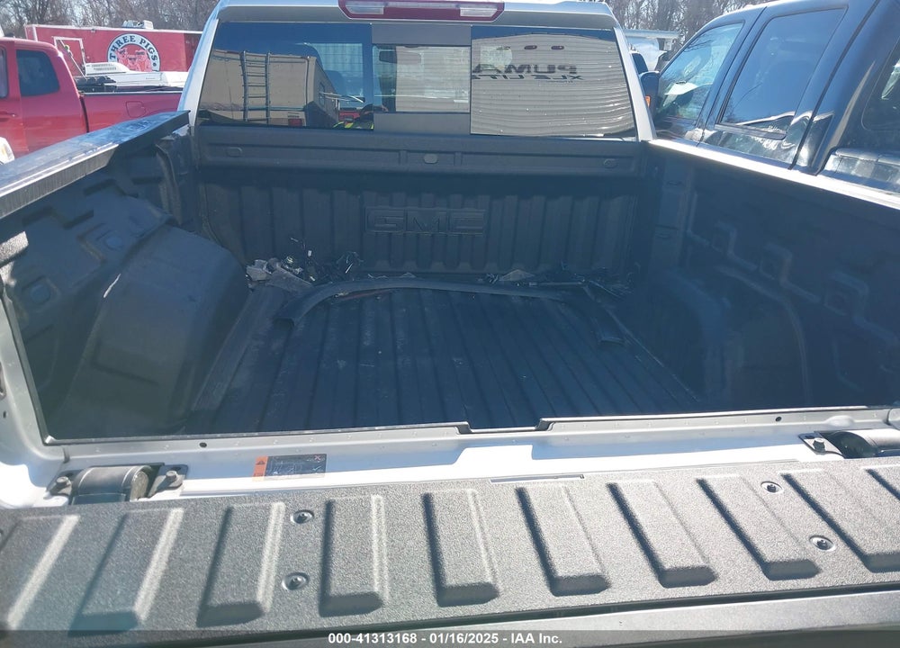 2022 GMC SIERRA 1500 LIMITED 4WD SHORT BOX SLT VIN: 3GTU9DED9NG214448