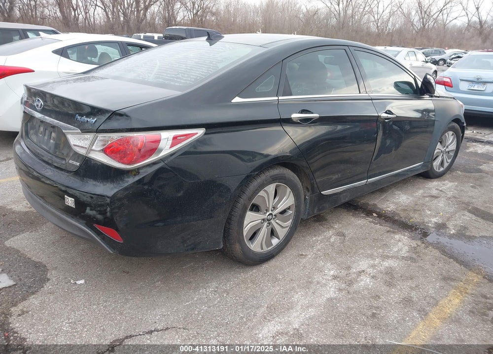 2014 HYUNDAI SONATA VIN: KMHEC4A47EA105492