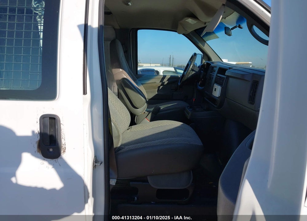 2005 CHEVROLET EXPRESS VIN: 1GCGG25VX51141640