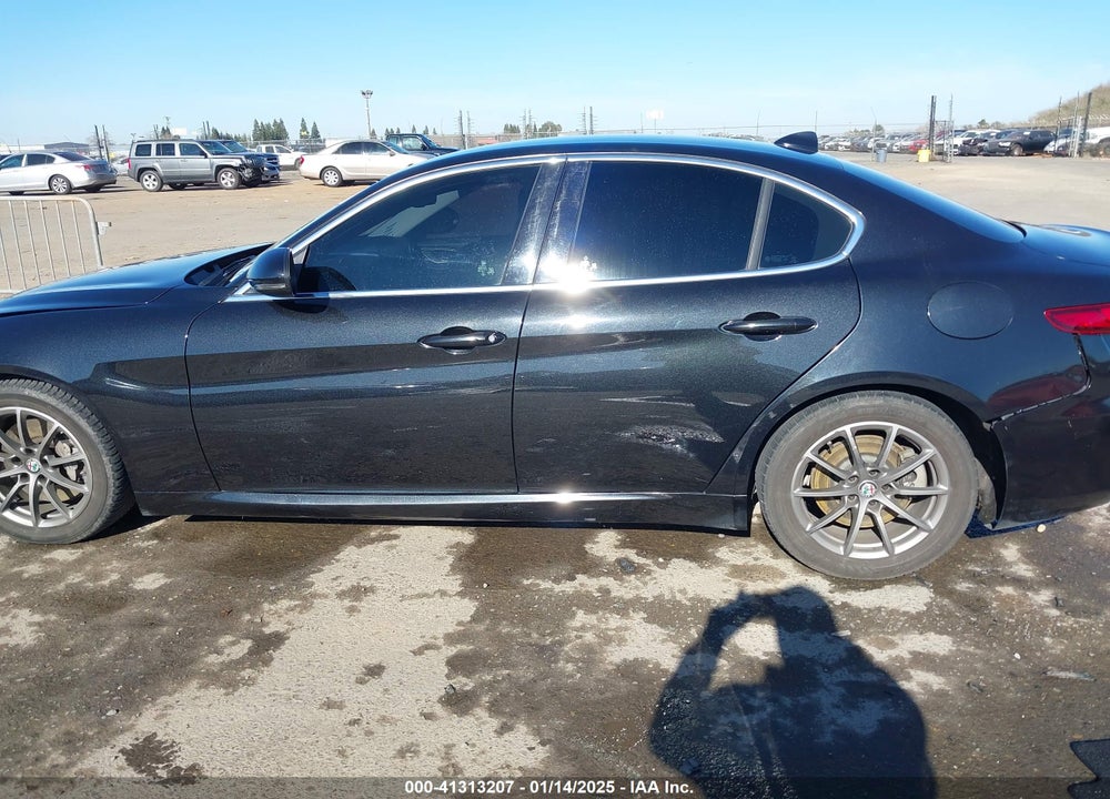 2018 ALFA ROMEO GIULIA VIN: ZARFAEBN5J7581071