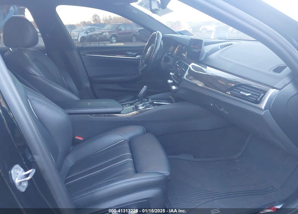 2018 BMW 540 VIN: WBAJE7C51JWD49883