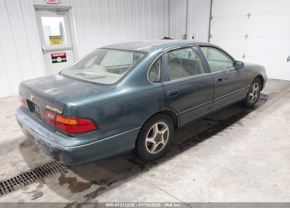 1999 TOYOTA AVALON XLS VIN: 4T1BF18B5XU324191