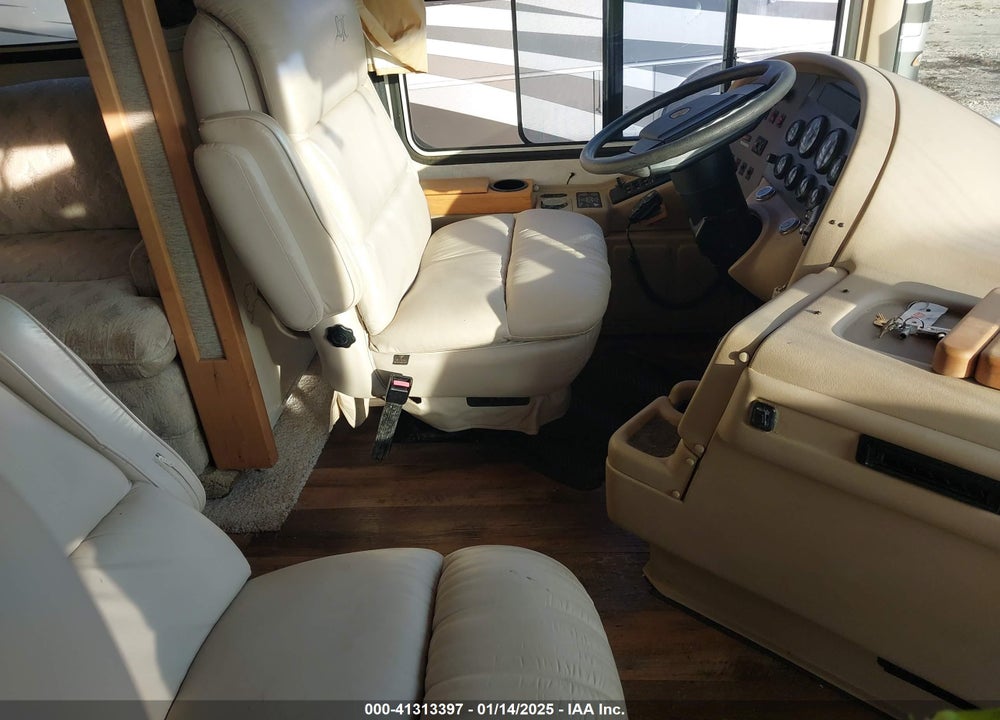 2001 FREIGHTLINER CHASSIS X LINE MOTOR HOME VIN: 4UZAAHAK71CJ47766