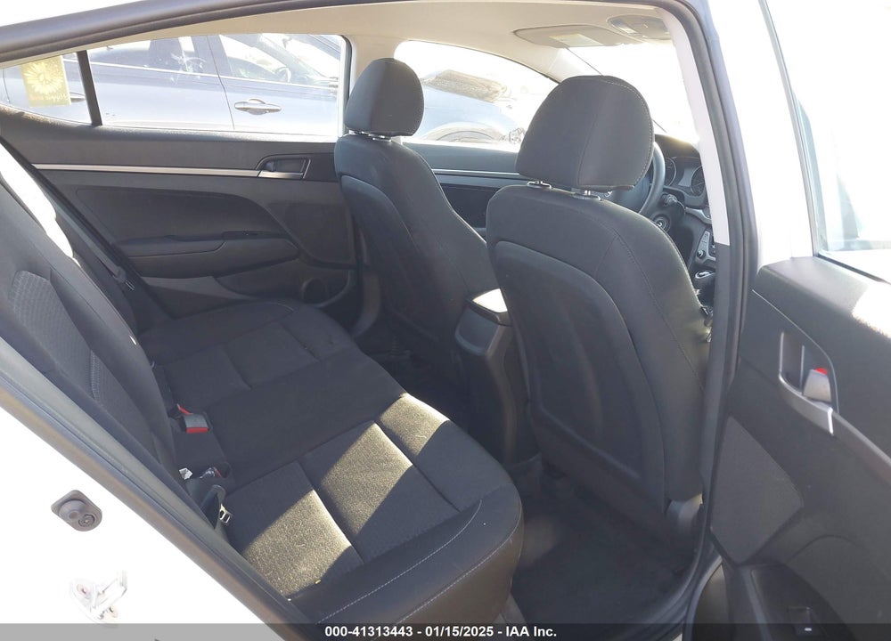 2018 HYUNDAI ELANTRA VIN: 5NPD74LF3JH289674