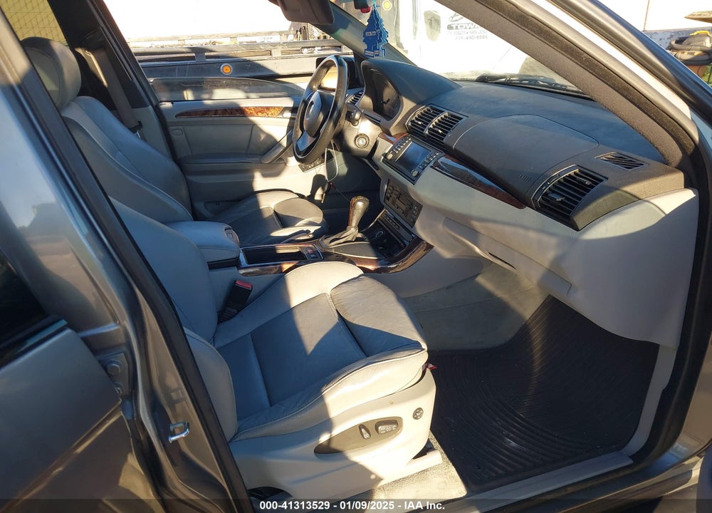 2005 BMW X5 4.4I VIN: 5UXFB53535LV17550
