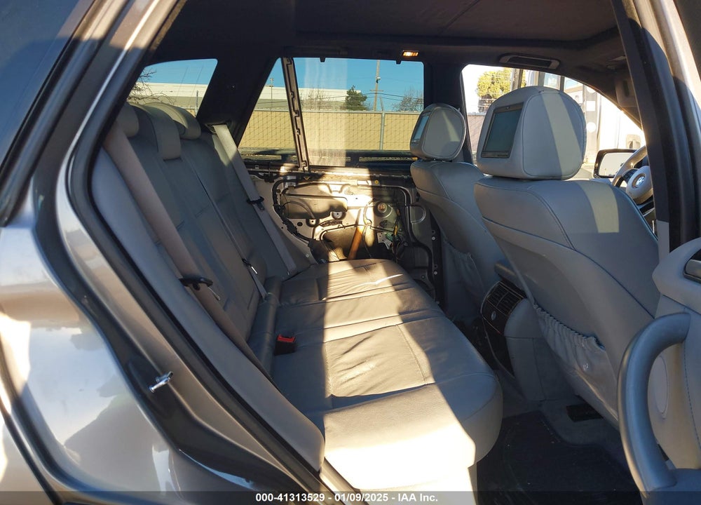2005 BMW X5 4.4I VIN: 5UXFB53535LV17550