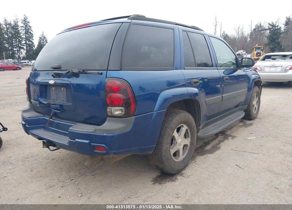 2005 CHEVROLET TRAILBLAZER LS VIN: 1GNDT13S452211684