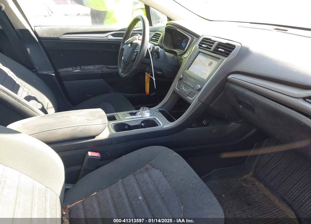 2019 FORD FUSION SE VIN: 3FA6P0T99KR274807