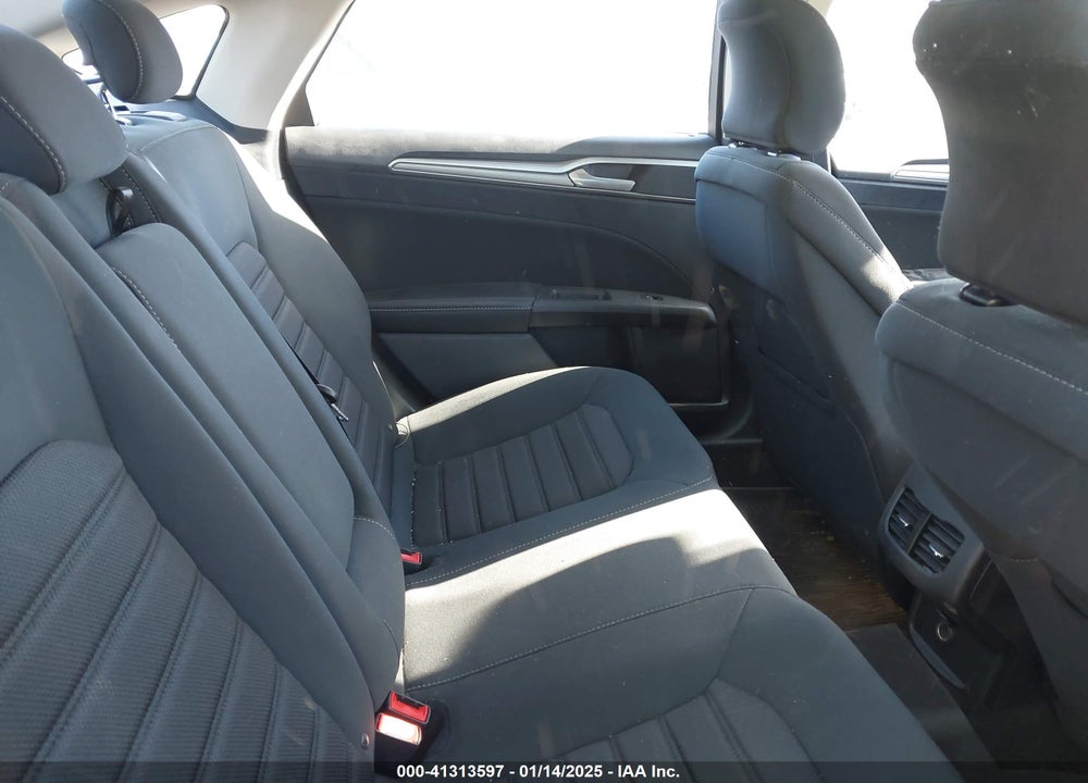 2019 FORD FUSION SE VIN: 3FA6P0T99KR274807