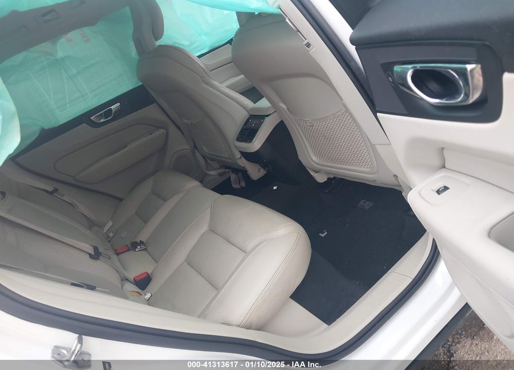 2018 VOLVO XC60 T6 INSCRIPTION VIN: YV4A22RLXJ1040411