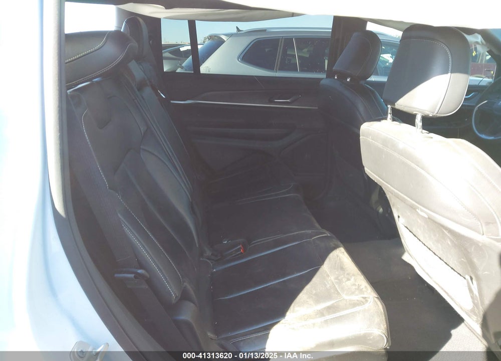 2024 JEEP GRAND CHEROKEE L LIMITED 4X4 VIN: 1C4RJKBG3R8531184