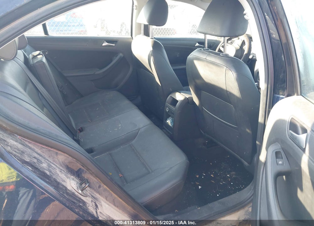2014 VOLKSWAGEN JETTA VIN: 3VWD17AJ0EM395524