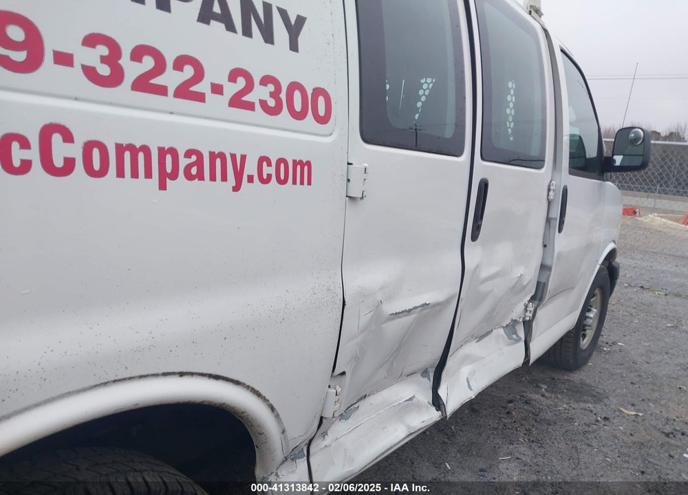 2011 CHEVROLET EXPRESS 2500 WORK VAN VIN: 1GCWGFCAXB1190710
