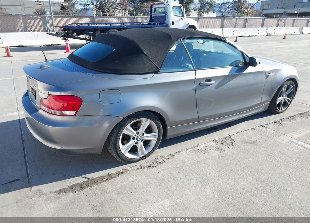 2009 BMW 128I VIN: WBAUN13529VH81605