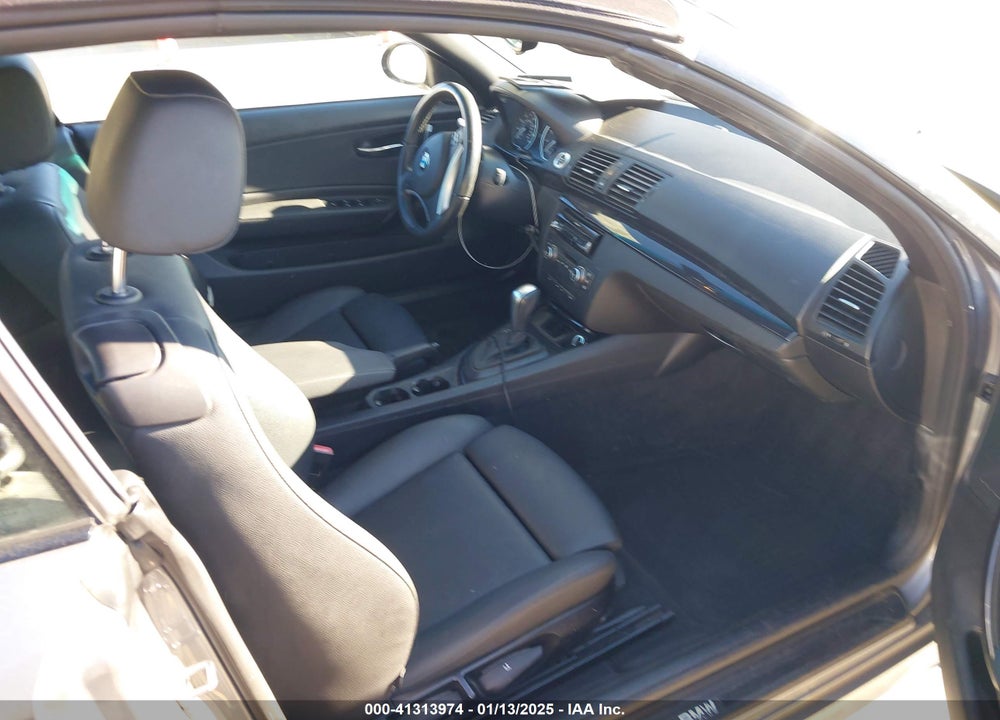 2009 BMW 128I VIN: WBAUN13529VH81605