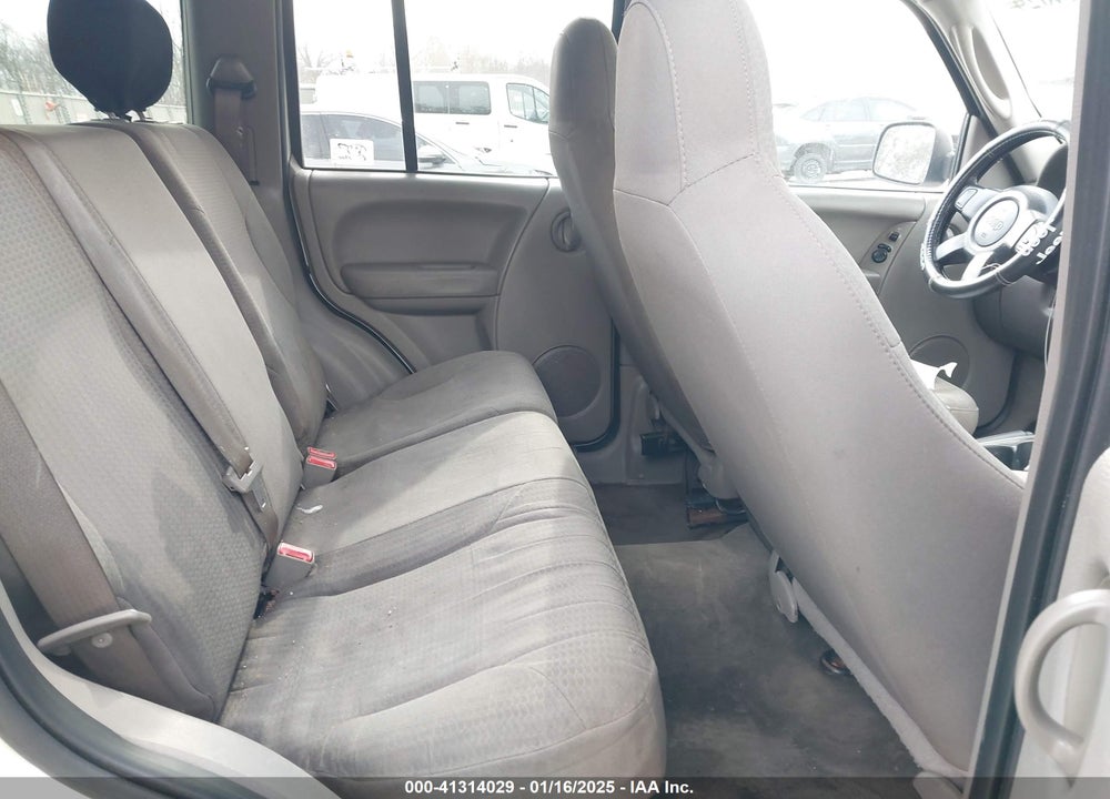 2004 JEEP LIBERTY SPORT VIN: 1J4GL48K34W217039