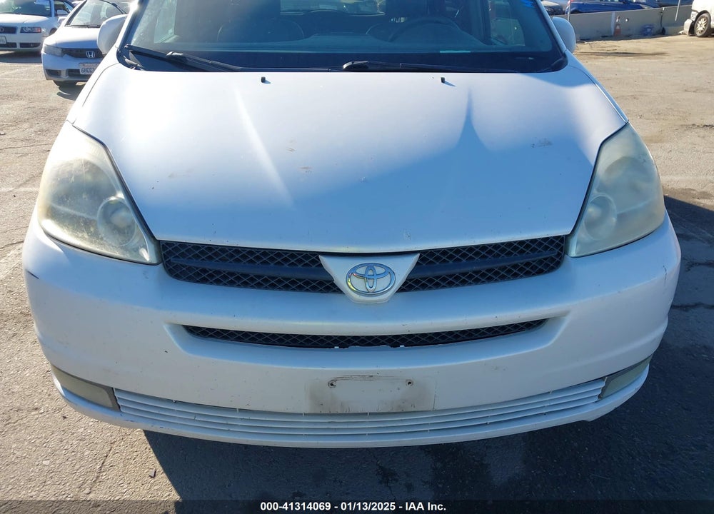 2004 TOYOTA SIENNA XLE VIN: 5TDZA22C44S182585