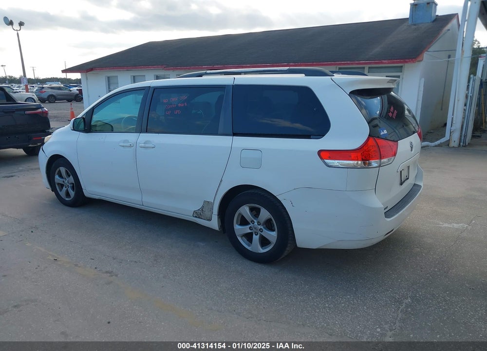 2011 TOYOTA SIENNA LE V6 VIN: 5TDKK3DC7BS047227