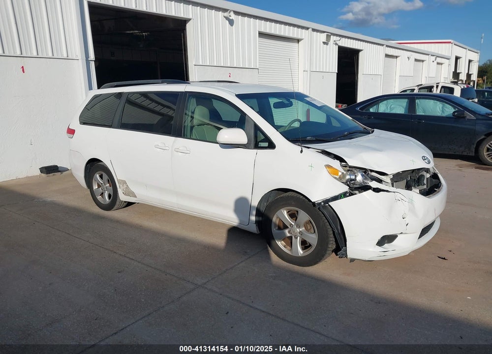 2011 TOYOTA SIENNA LE V6 VIN: 5TDKK3DC7BS047227