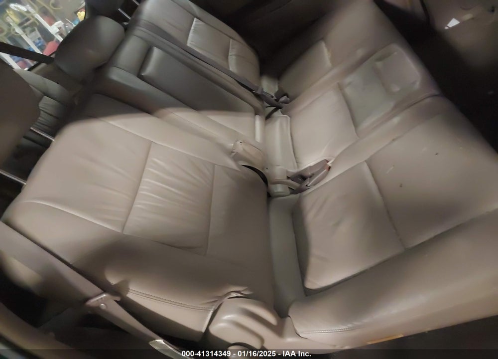 2004 TOYOTA SEQUOIA LIMITED V8 VIN: 5TDBT48A14S211599