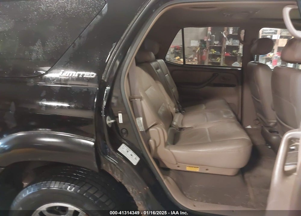 2004 TOYOTA SEQUOIA LIMITED V8 VIN: 5TDBT48A14S211599