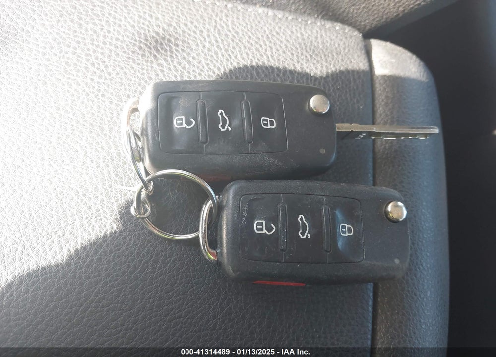 2011 VOLKSWAGEN JETTA 2.5L SE VIN: 3VWDZ7AJ6BM336255
