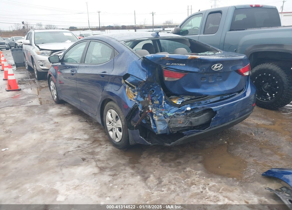 2016 HYUNDAI ELANTRA VIN: 5NPDH4AE6GH719004