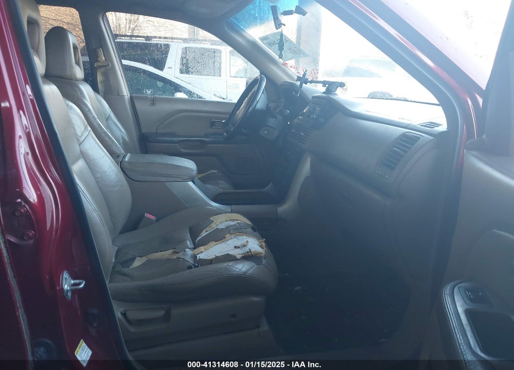 2005 HONDA PILOT EX-L VIN: 5FNYF18695B015119