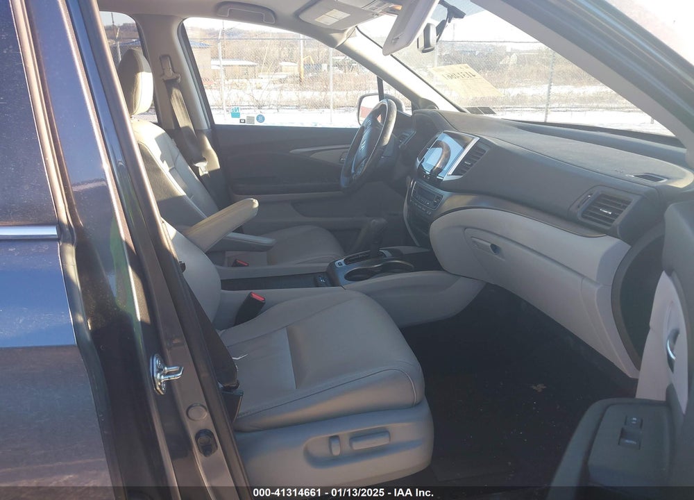 2017 HONDA PILOT EX-L VIN: 5FNYF6H59HB015260