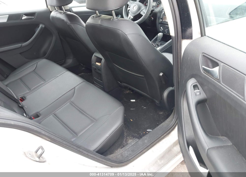 2013 VOLKSWAGEN JETTA SE VIN: 3VWDP7AJ2DM380634