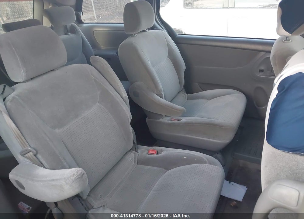 2006 TOYOTA SIENNA CE/LE VIN: 5TDZA23C26S511902
