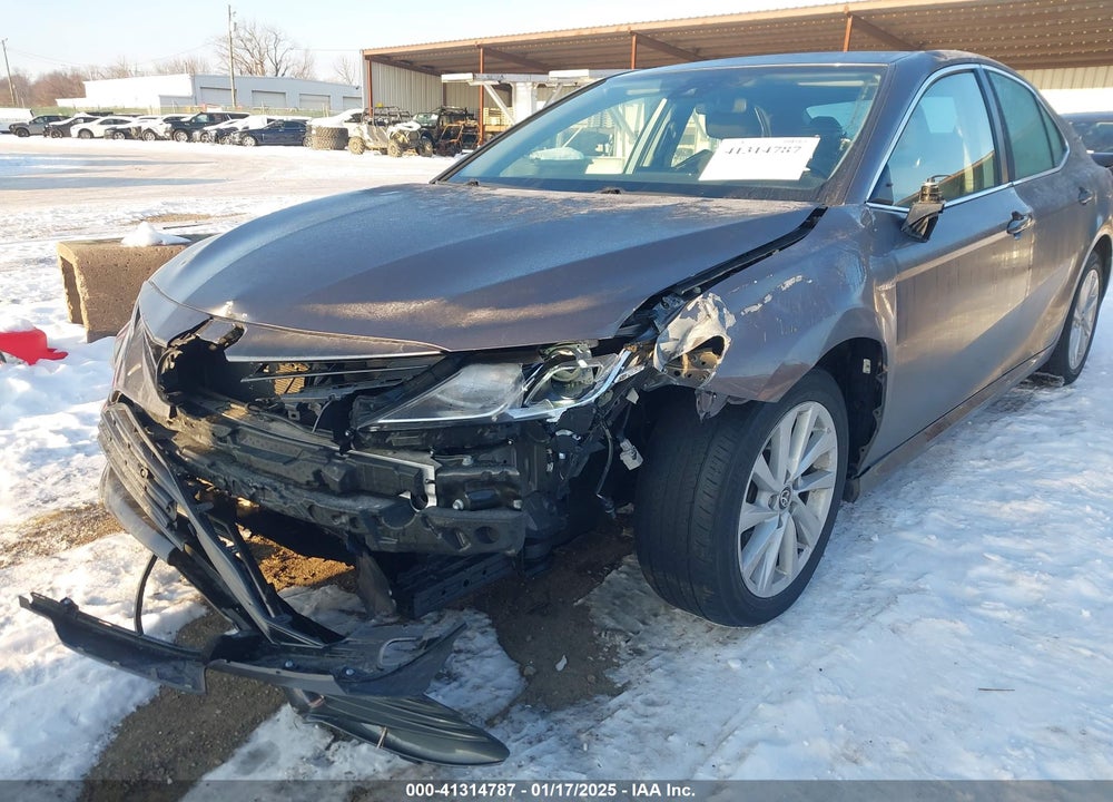 2022 TOYOTA CAMRY LE VIN: 4T1C11AK7NU674495