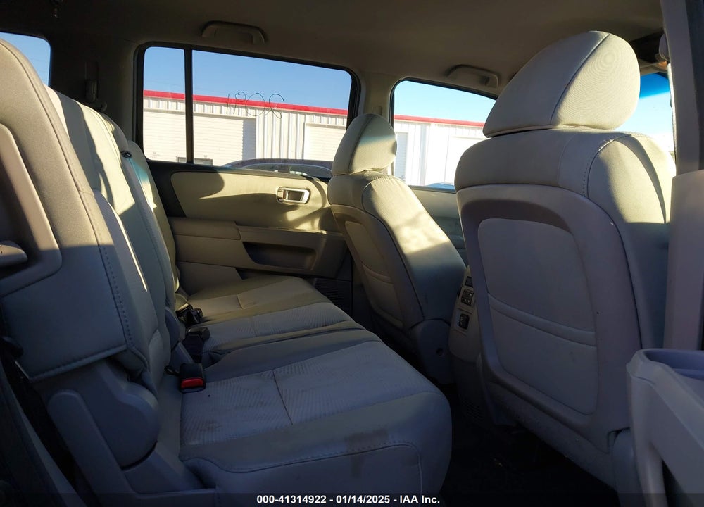 2014 HONDA PILOT LX VIN: 5FNYF3H24EB006823