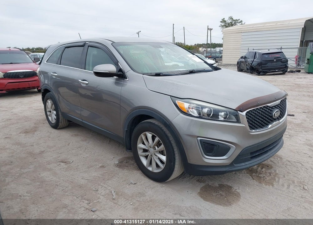 2017 KIA SORENTO 2.4L L VIN: 5XYPG4A35HG260460