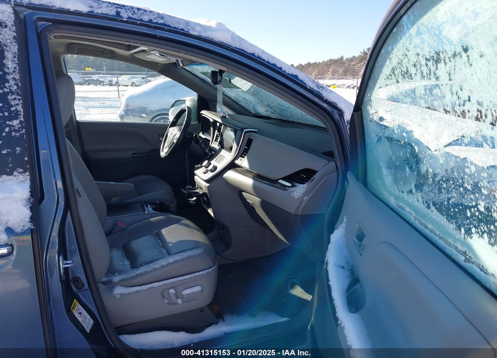 2015 TOYOTA SIENNA XLE 8 PASSENGER VIN: 5TDYK3DC9FS665617