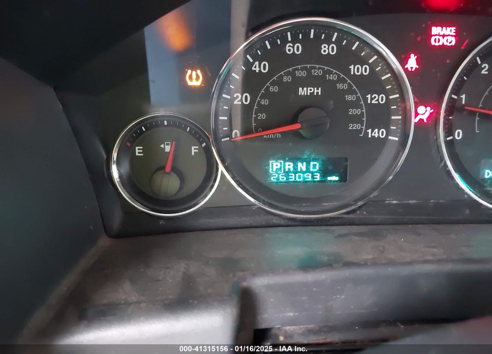 2006 JEEP COMMANDER VIN: 1J8HG48N96C323100