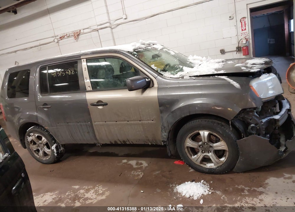 2015 HONDA PILOT EX VIN: 5FNYF4H45FB002269