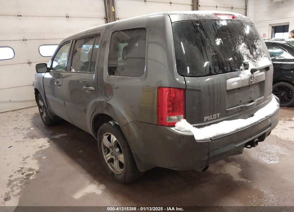 2015 HONDA PILOT EX VIN: 5FNYF4H45FB002269